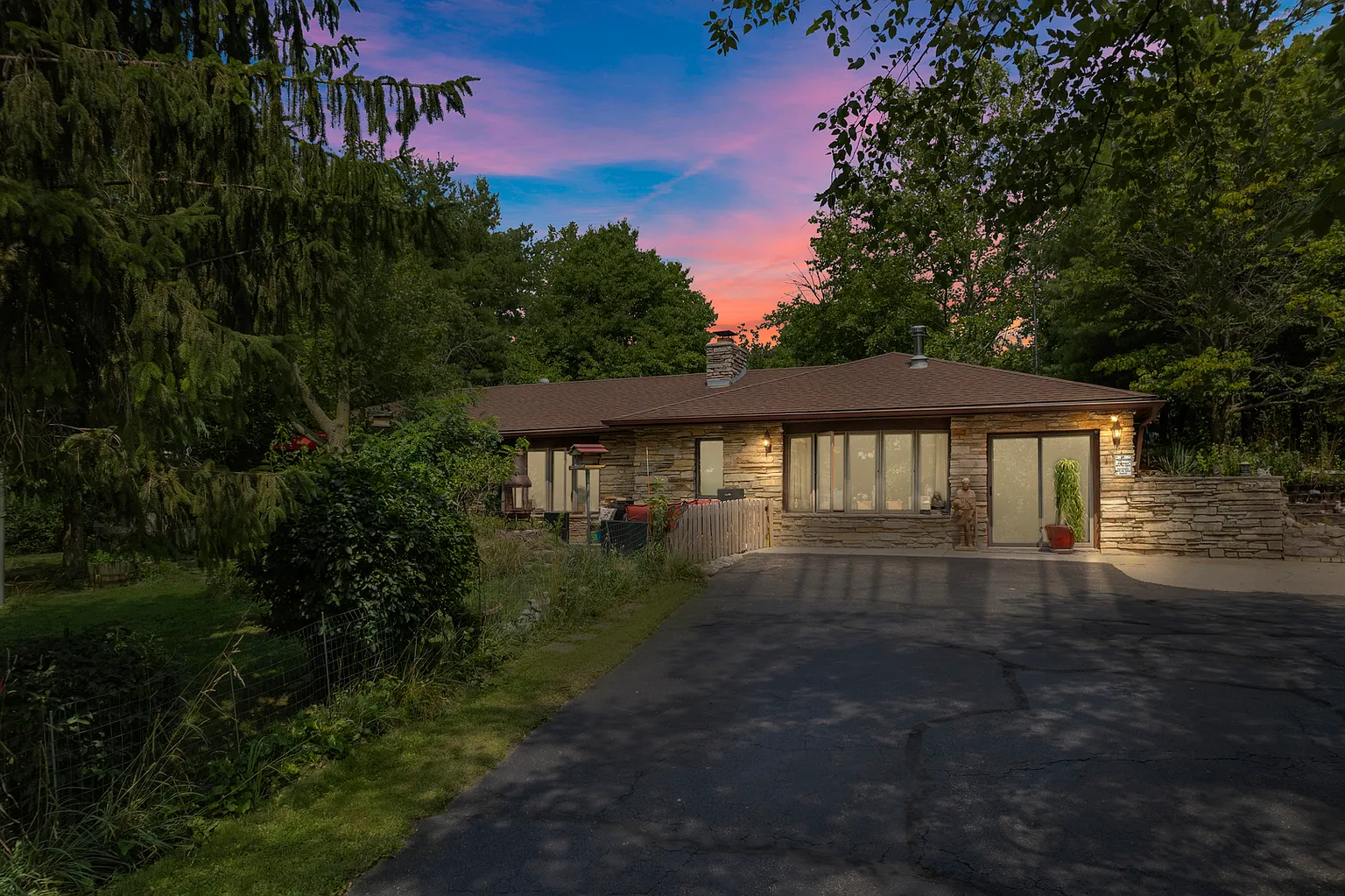 6768 E Rockton Rd photo 1