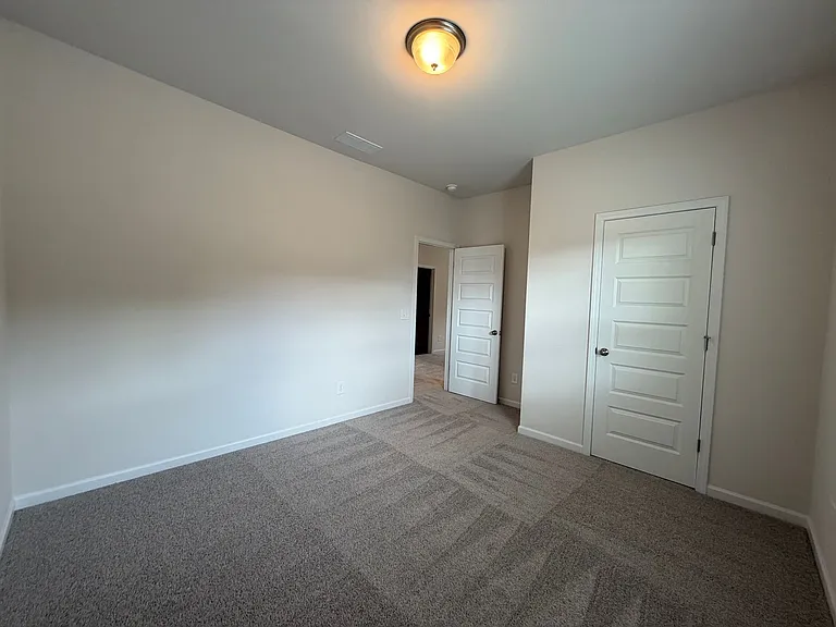 8 Cavalier Ct — Photo 25