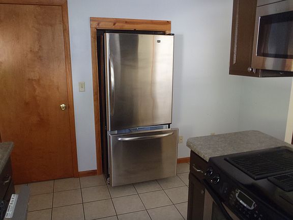 5th image of 220 N 8th St