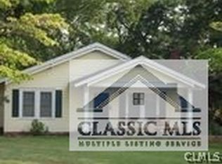 411 Shankle Heights Dr, Commerce, GA 30529