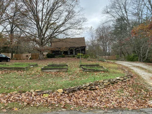 525 Middle Rd, Lookout Mountain, GA 30750