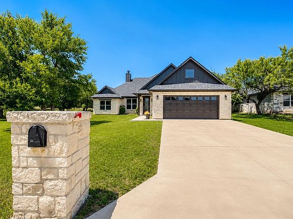 3rd image of 108 Lakecliff Drive