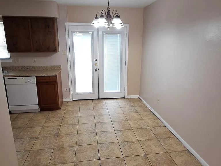 1906 Barak Ln #10 — Photo 8