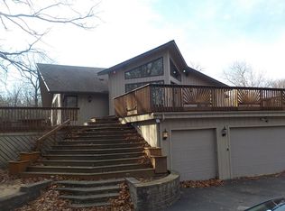 93 Hills And Dales Rd, Barrington, IL 60010