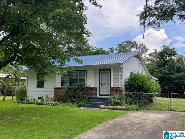 702 Holly Ave NE, Jacksonville, AL 36265