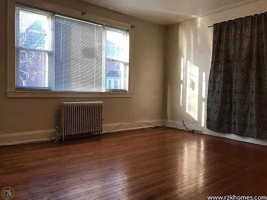 Rented by Realty 2000 Corp | media 1