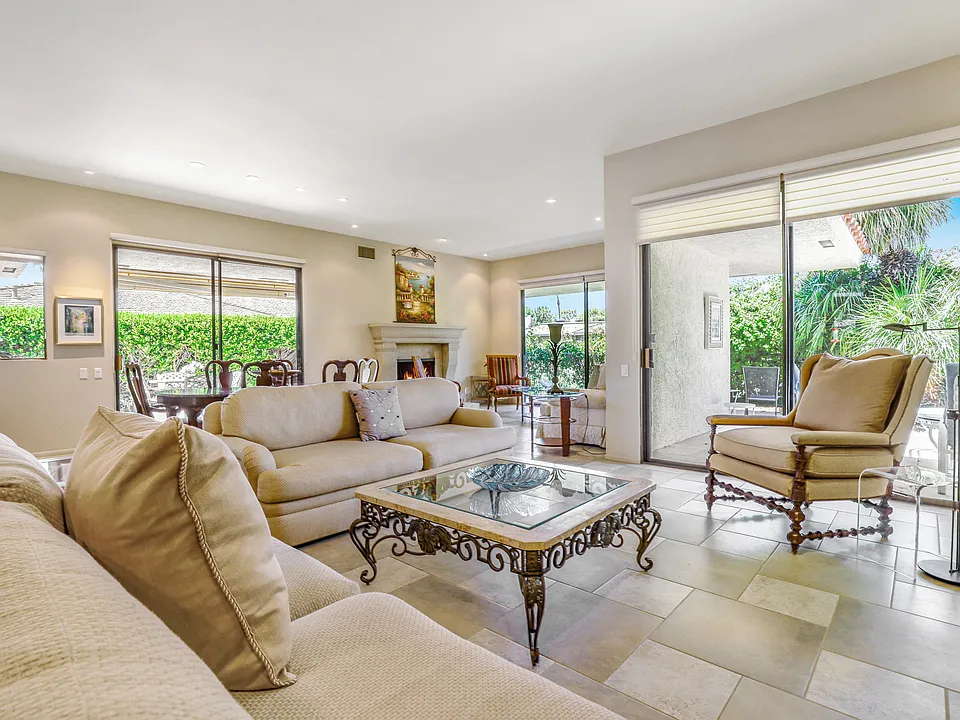 31 Stanford Dr