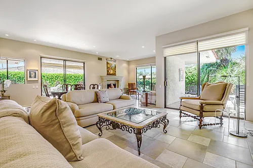 31 Stanford Dr Photo 1
