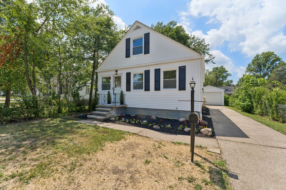 Mull Ave-S2907-006.jpg