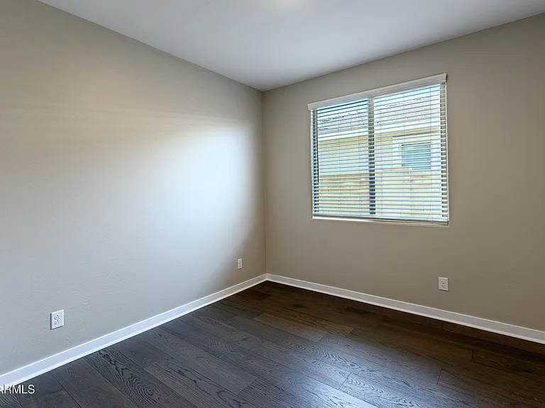 19568 W Rancho Dr — Photo 32