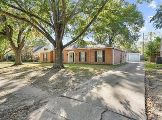 10719 Del Monte Dr, Houston, TX 77042