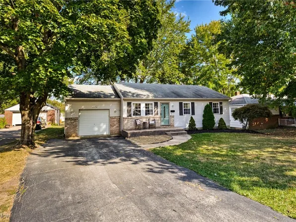 1144 5th St, Struthers, OH 44471