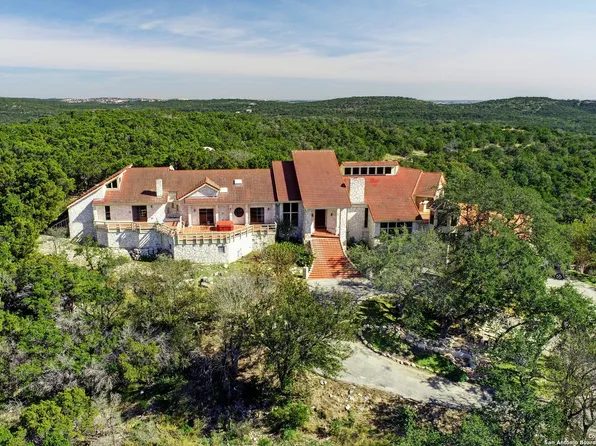 17050 Sunridge Pt, Helotes, TX 78023