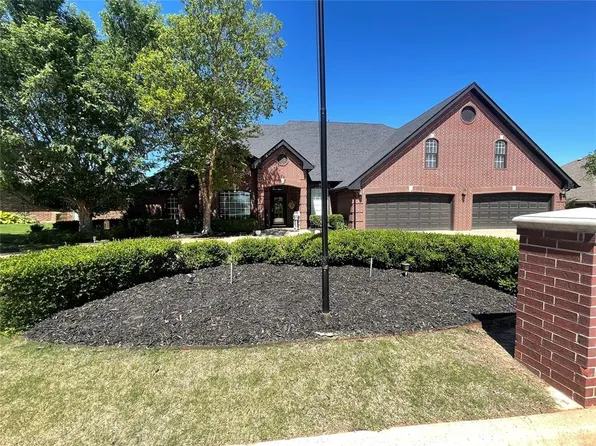 2210 Lakewood Dr, Chickasha, OK 73018