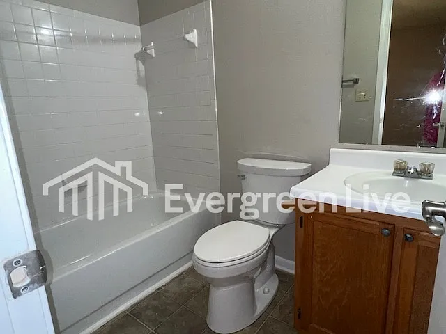 105 Celestin Ct — Photo 12