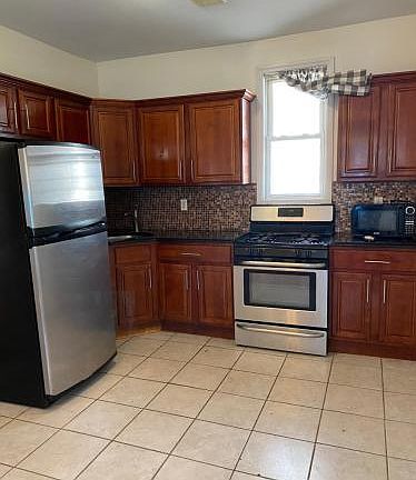 2nd image of 1465 Commonwealth Ave