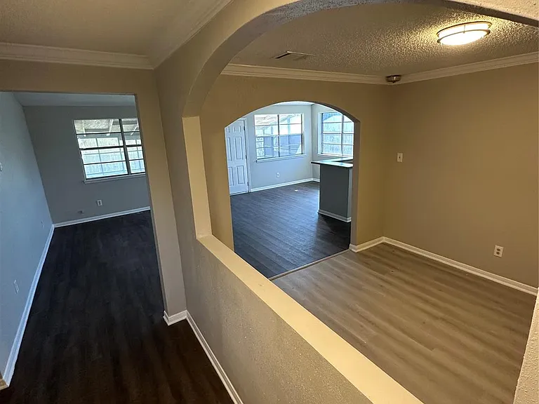 15935 Kenbrook Dr — Photo 2