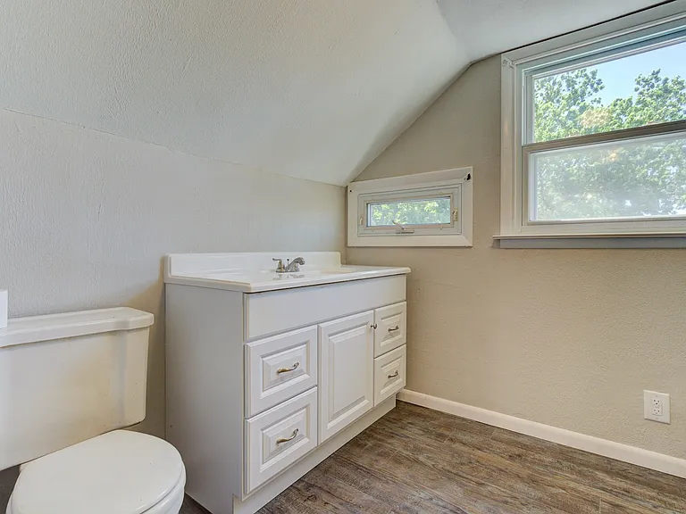 1724 Northgate Rd — Photo 5