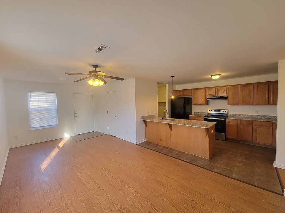 1st image of 756 S Erika Ave