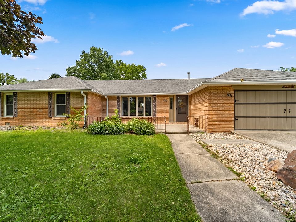 1st image of 12610 W Arrowhead Dr