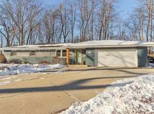 S69W17776 Forest Dr, Muskego, WI 53150