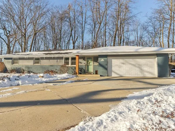 S69W17776 Forest DRIVE, Muskego, WI 53150
