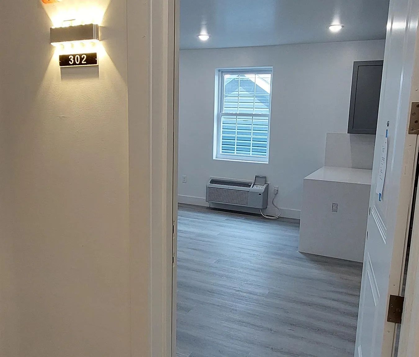 2 bed, 675 sqft, $2,100 — Photo 1