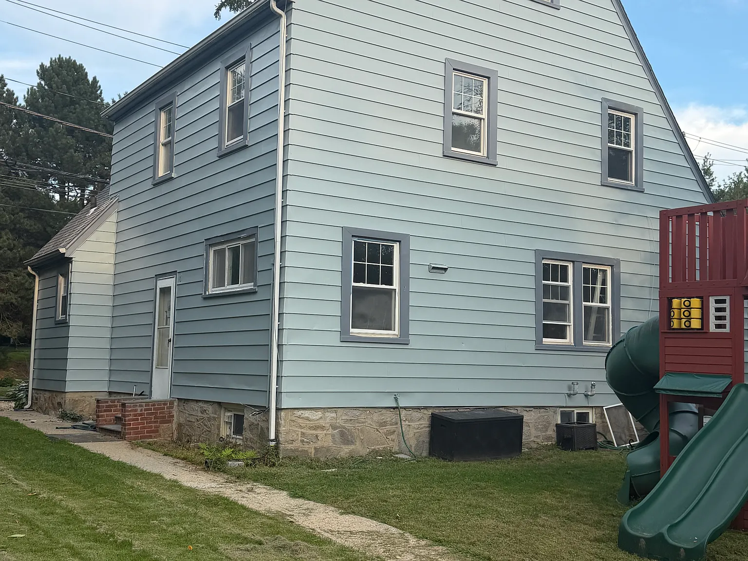 3 bed, 1622 sqft, $4,900 — Photo 4