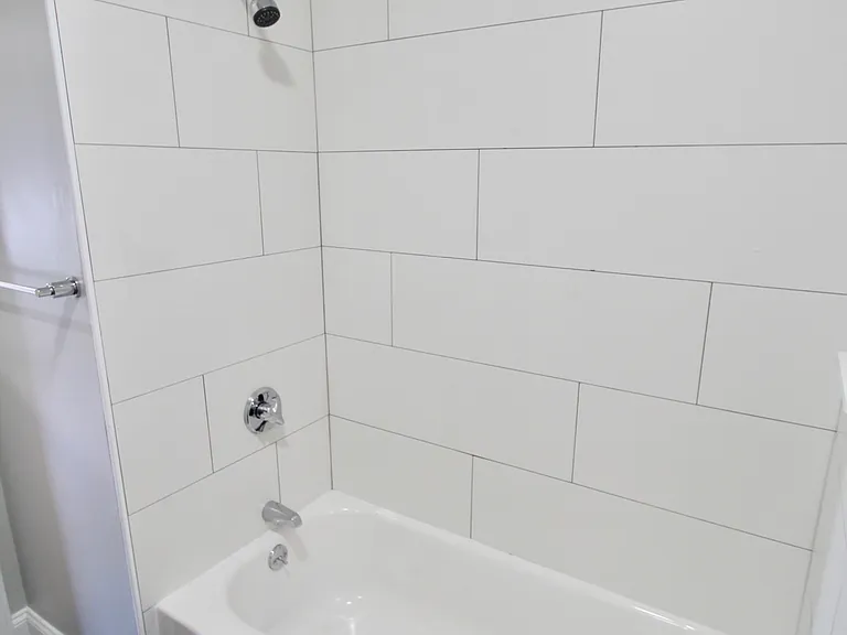 460 Saratoga Street Apartments — Photo 6
