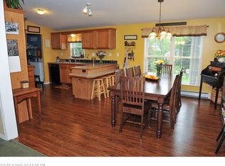 19 Searles St, Livermore Falls, ME 04254