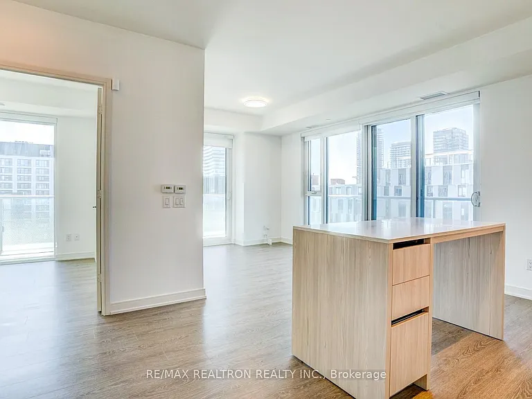 425 Front St E #1213 — Photo 6