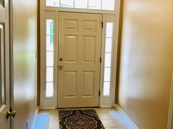 5th image of 281 Southbank Dr