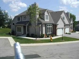 519 Country Crest Ln, Waukesha, WI 53188