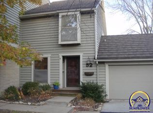52 SW Pepper Tree Ln, Topeka, KS 66611