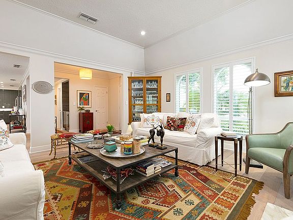 4th image of 8927 Savannah Park #4
