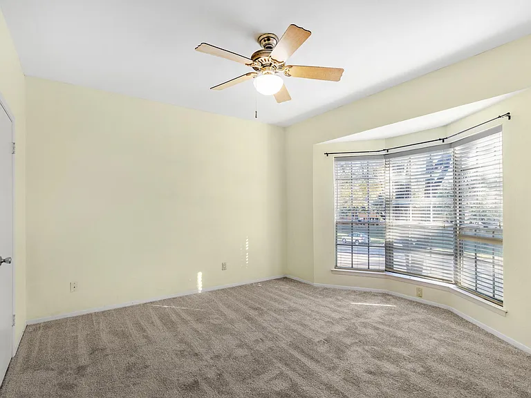 6011 E University Blvd #247 — Photo 10