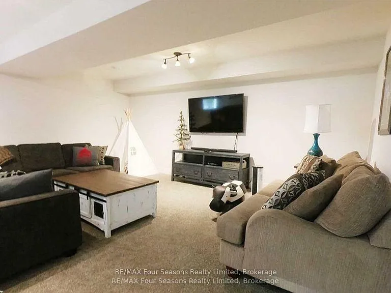 309 Yellow Birch Cres — Photo 16