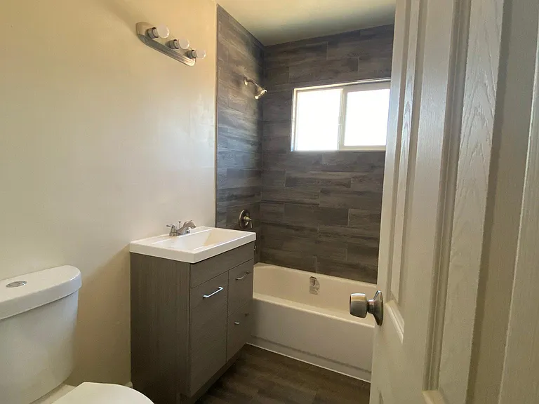 E Grand Ave — Photo 9