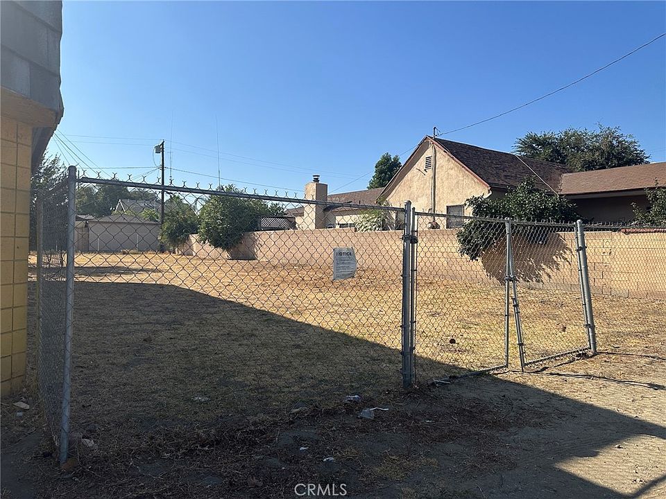 1st image of 127 N Campus Ave #26