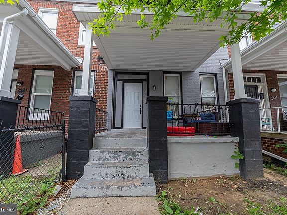 2nd image of 2619 Robb St