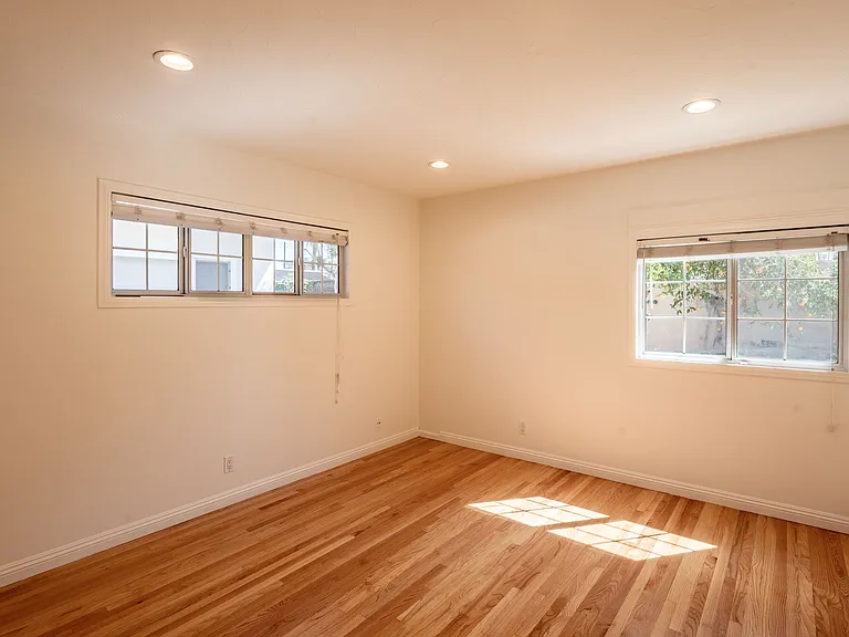 23216 Friar St — Photo 26
