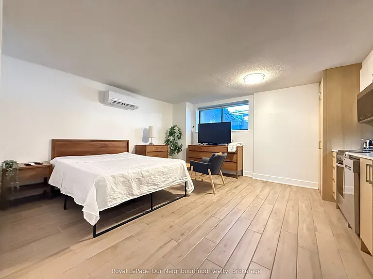 160 Dowling Ave #102 — Photo 3