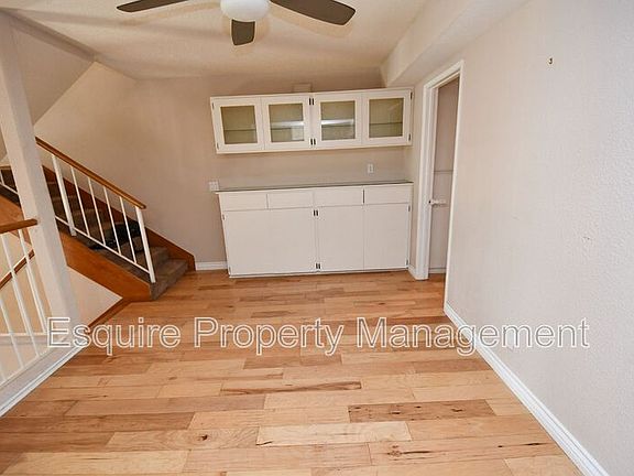2nd image of 580 Rosewood Ave