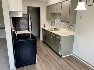 810 9th Ave S APT 8, Hopkins, MN 55343