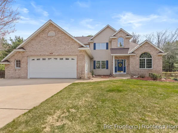 17060 Donahue Dr, West Olive, MI 49460