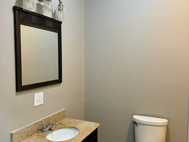 215 N Main St #B — Photo 12