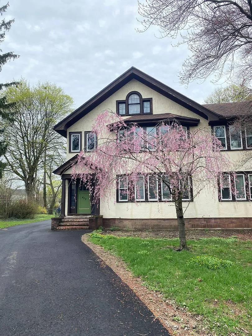 459 N Winton Rd — Photo 1