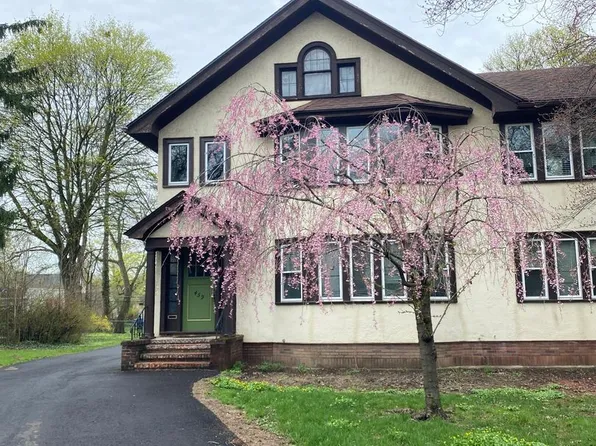 459 N Winton Rd, Rochester, NY 14610