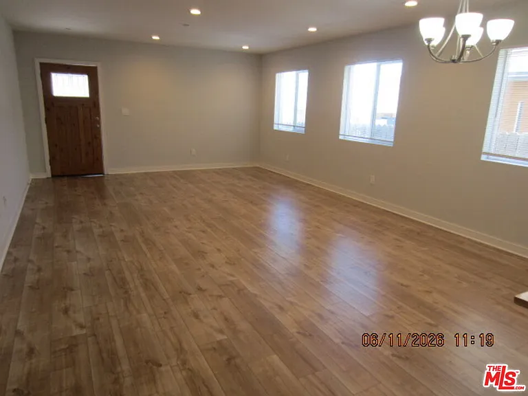 5235 Virginia Ave — Photo 2