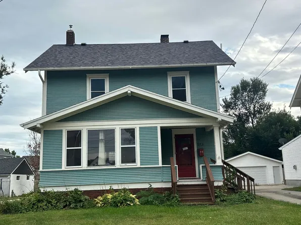 513 1st Ave W, Newton, IA 50208
